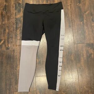 Nike women’s dry fit leggings size XL